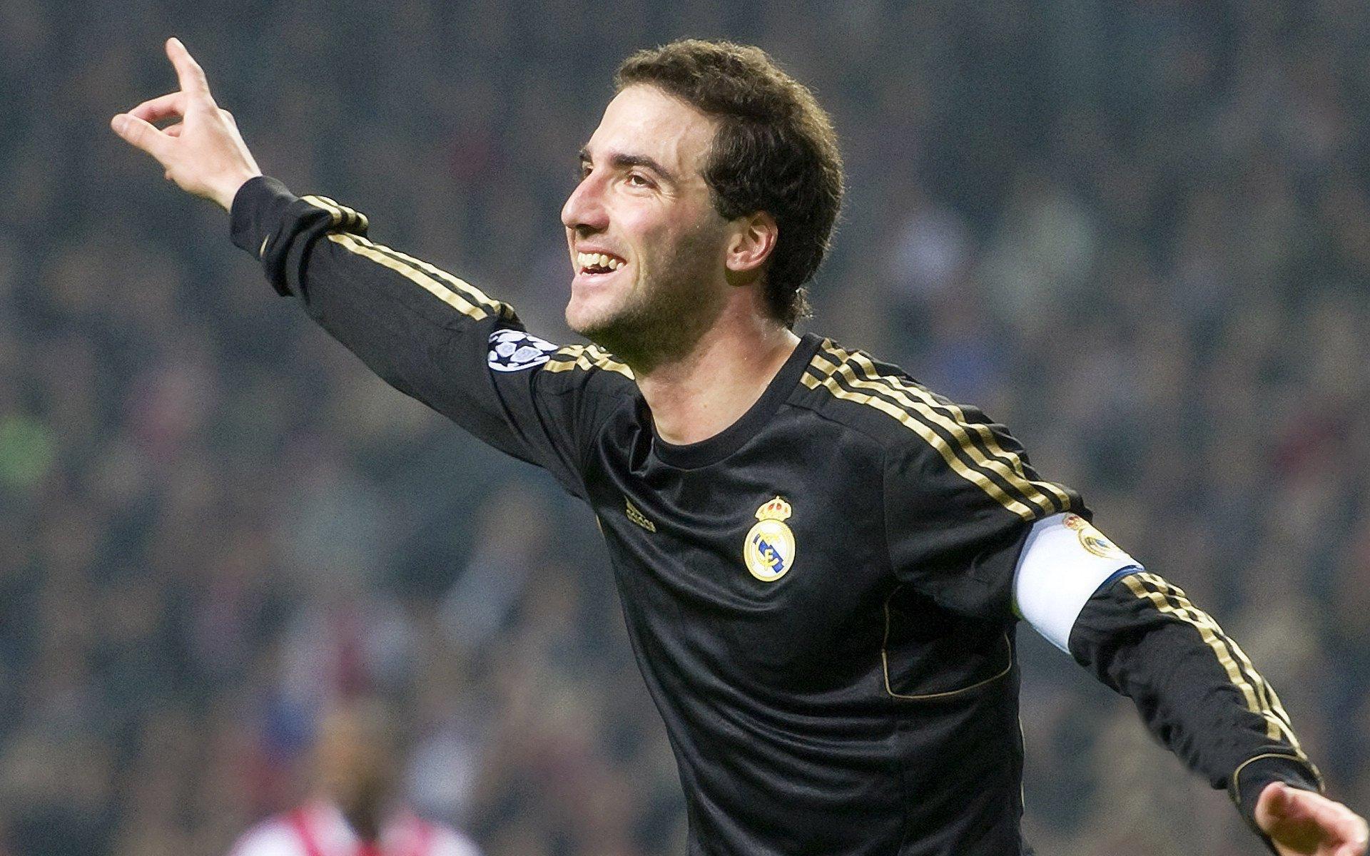 意甲联赛激战正酣,豪门新贵尽显锋芒