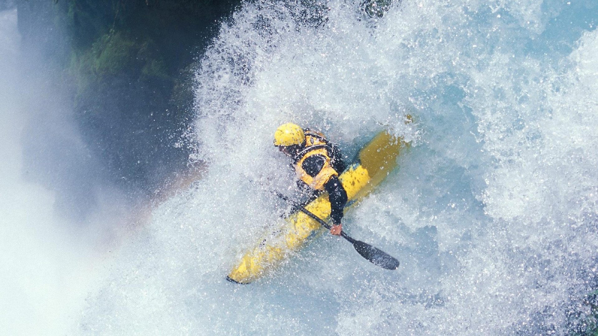 电竞产业蓬勃发展，全球赛事热度飙升，职业选手收入创新高